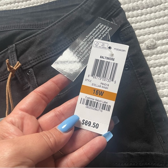 American Rag Jeans | Nwt American Rag Distressed Ripped - Picture 4 of 10